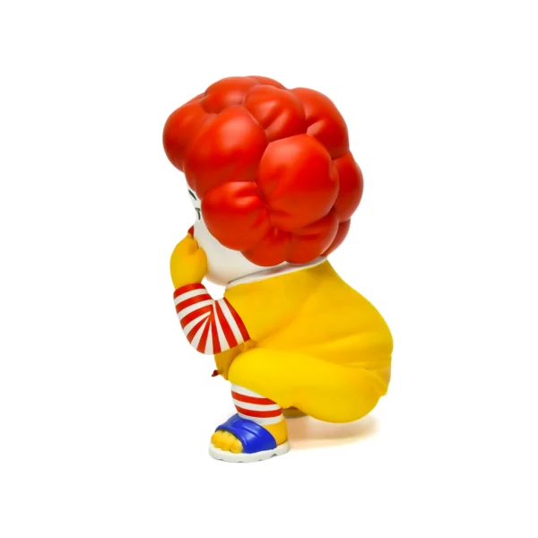 挖鼻蹲麦当劳 (2) Pop Art Vinyl Figure Collectible Premium Art Doll for Figure Enthusiasts