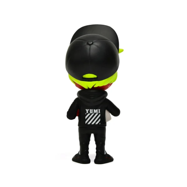 草莓男 (3) Cute Strawberry Boy PVC Figure Kawaii Barista Character Collectible Art Toy for Desk Decor