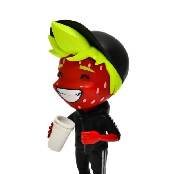 草莓男 (6) Cute Strawberry Boy PVC Figure Kawaii Barista Character Collectible Art Toy for Desk Decor